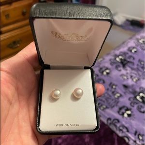 Sterling silver pearl earrings.